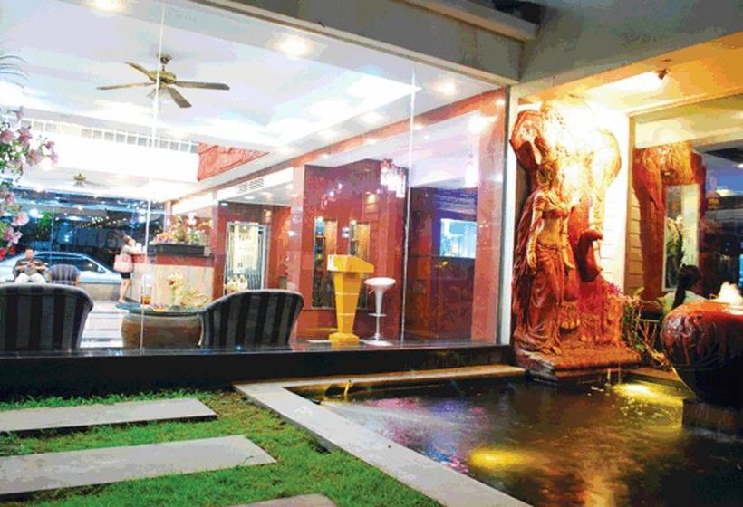 Hotel The Airport 19