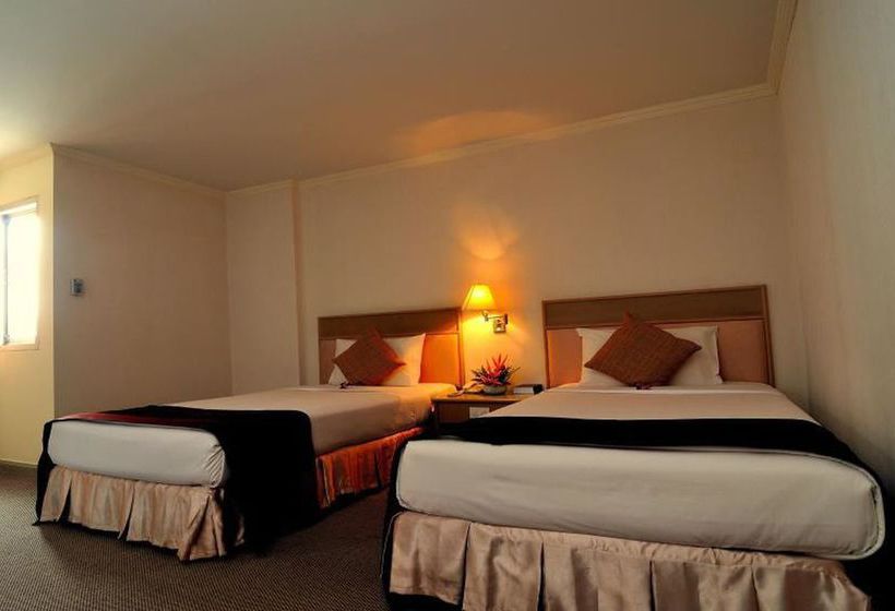 Hotel The Airport 20