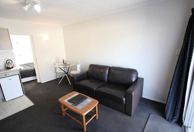 Hotel Aspen On King 18