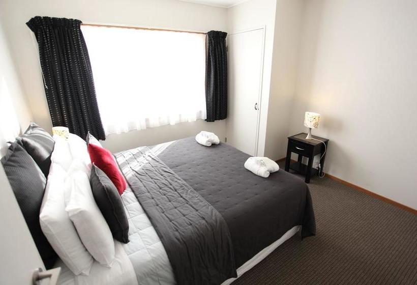 Hotel Aspen On King 7