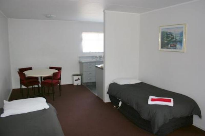 Burgundy Rose Motel 12