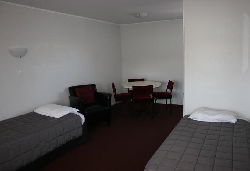 Burgundy Rose Motel 3