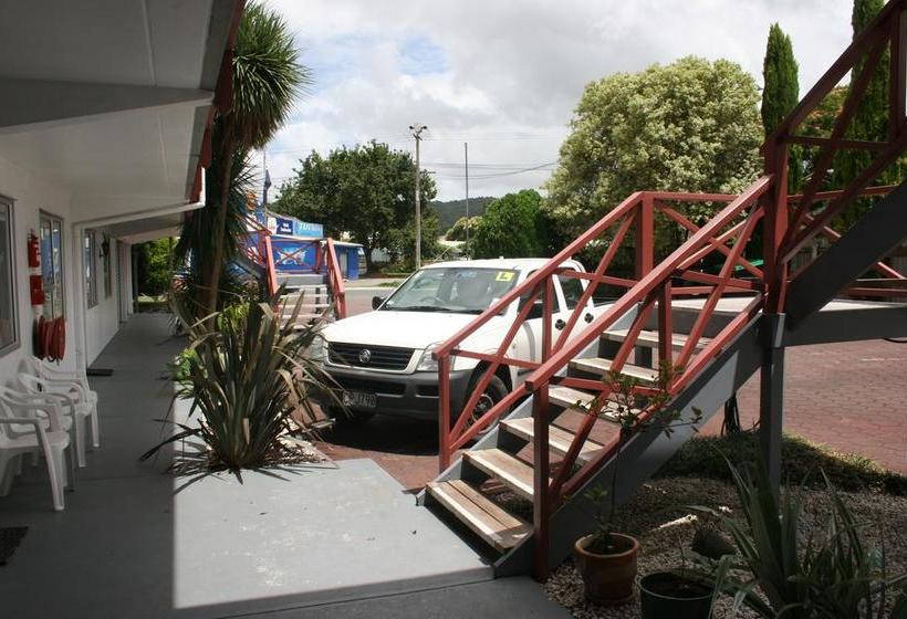 Burgundy Rose Motel 8