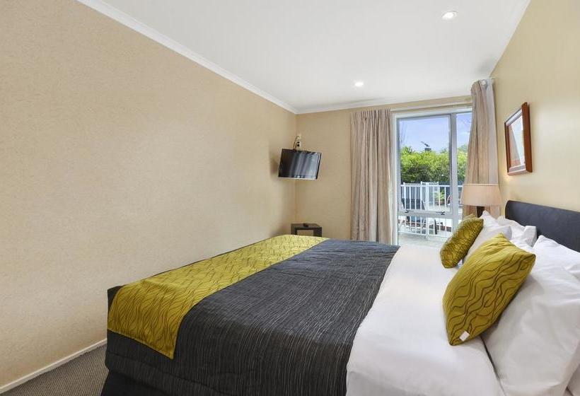 Hotel Aristotles North Shore 2