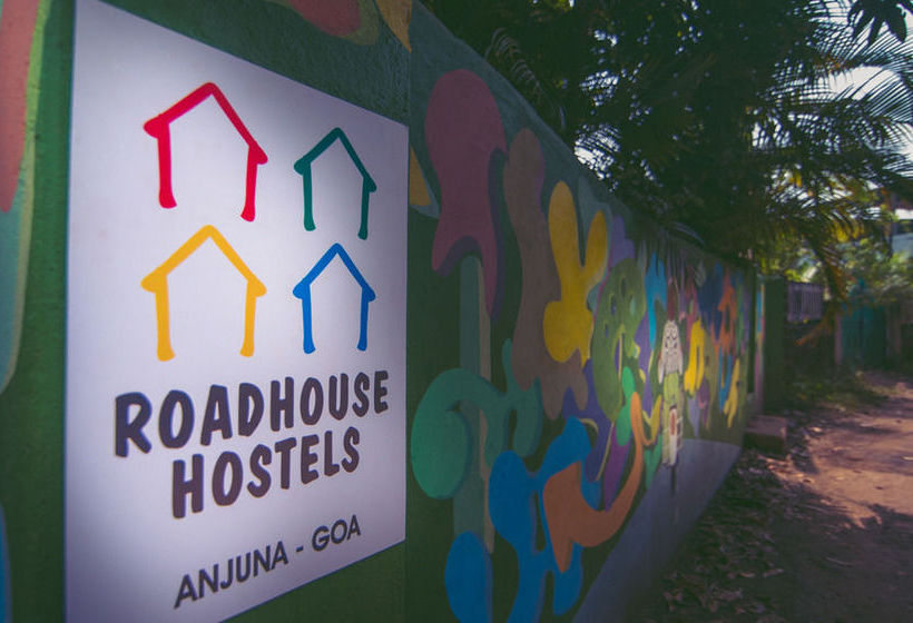 Roadhouse Hostels Goa 15