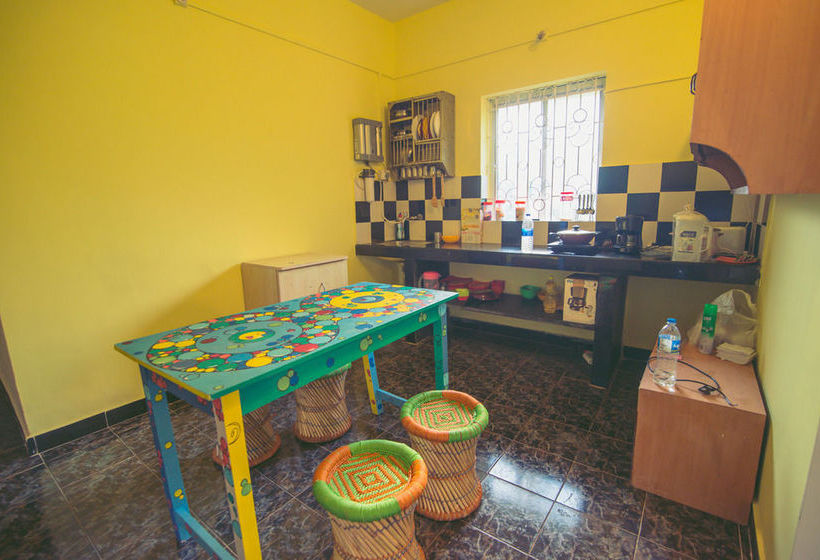 Roadhouse Hostels Goa 17