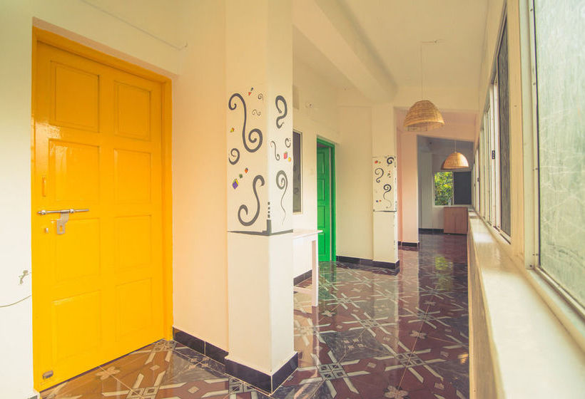 Roadhouse Hostels Goa 5