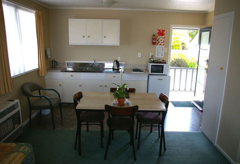 Totara Lodge Motel 16