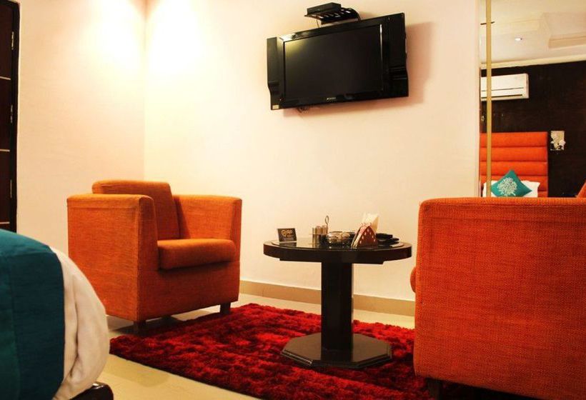 Hotel Oyo Premium Near Fortis Faridabad 5