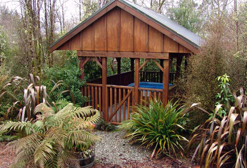 Lake Brunner Country Motel 8