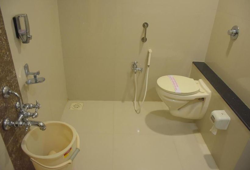 Hotel Oyo Rooms Near Station Gulambaba Road 2 1