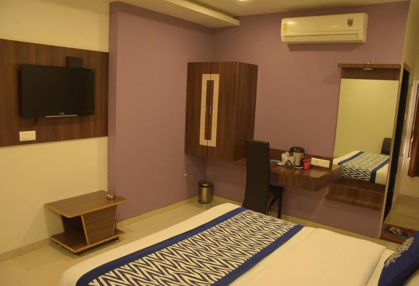 Hotel Oyo Rooms Near Station Gulambaba Road 2 10