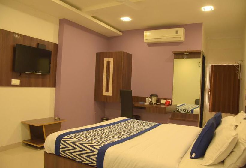 Hotel Oyo Rooms Near Station Gulambaba Road 2 7