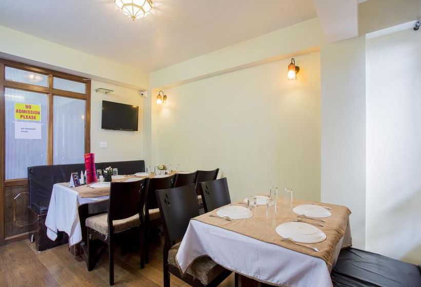 Hotel Oyo Premium Mall Road Near Raj Bhavan Darjeeling 2