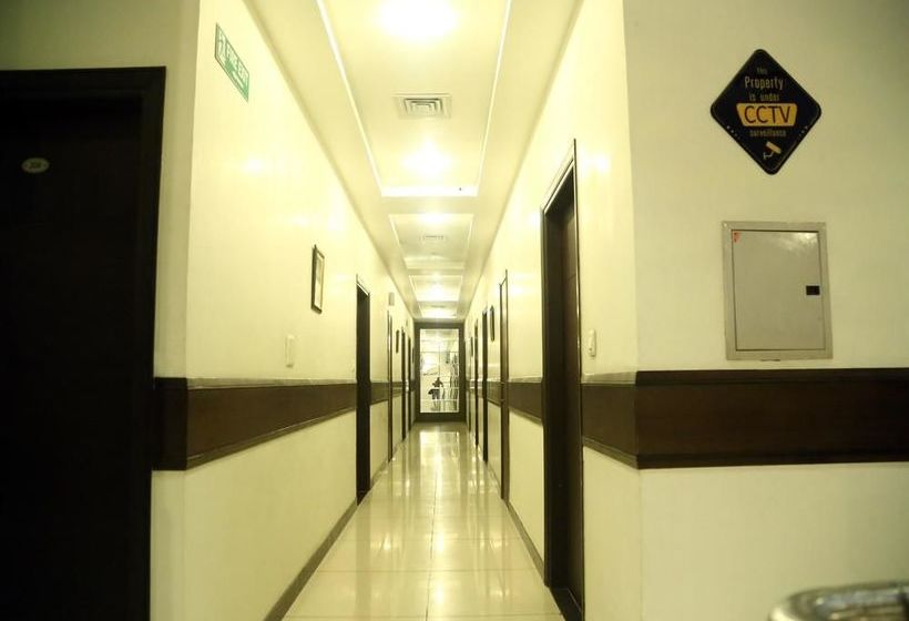 Hotel Oyo Premium Football Chowk