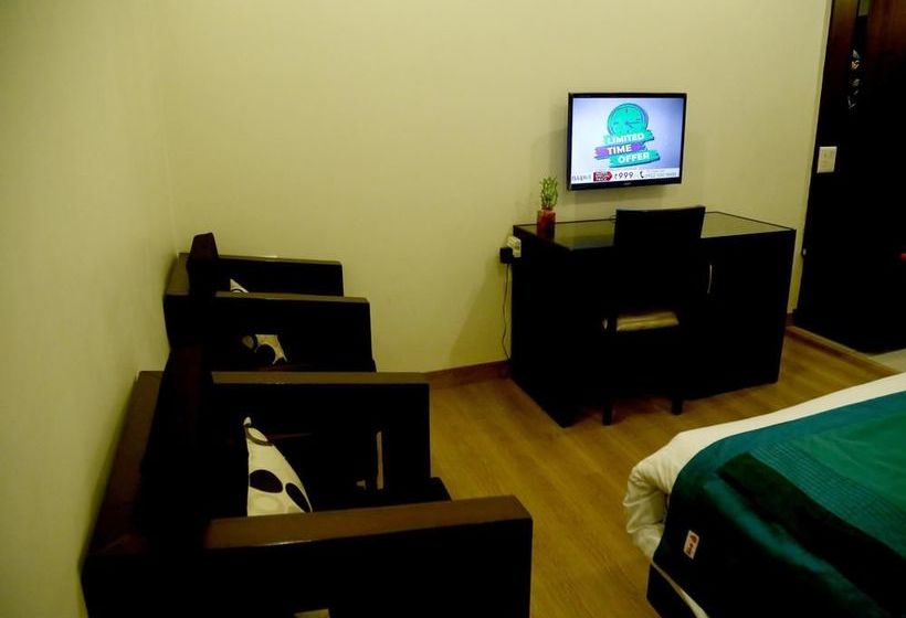 Hotel Oyo Premium Football Chowk 10