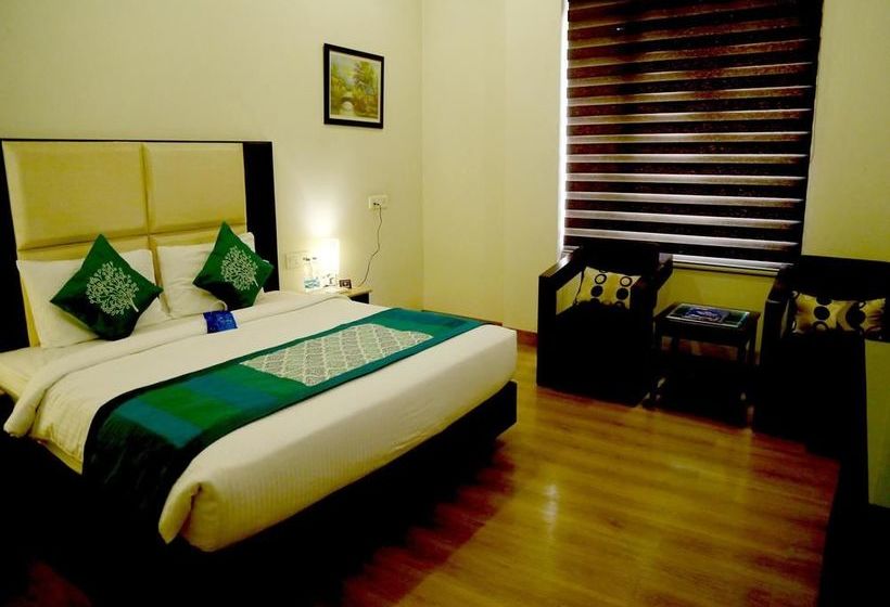 Hotel Oyo Premium Football Chowk 12