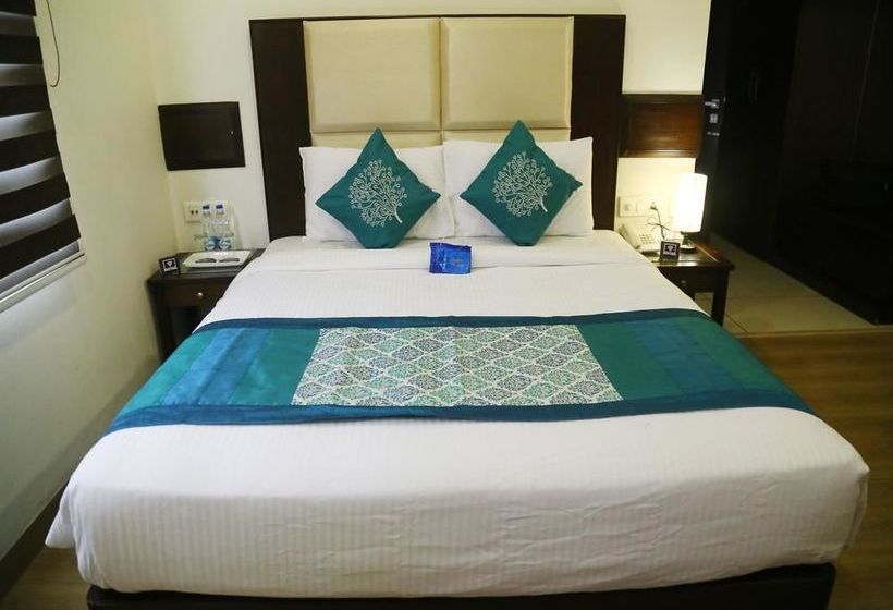 Hotel Oyo Premium Football Chowk 14