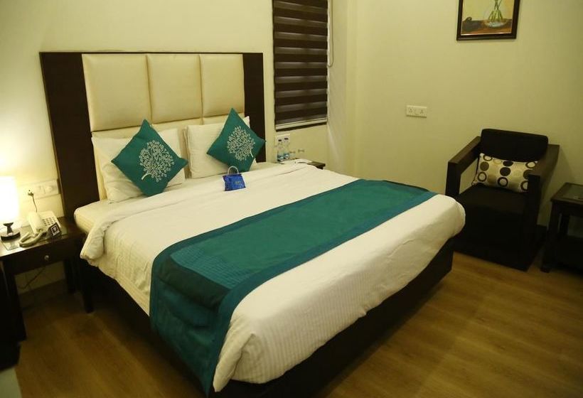 Hotel Oyo Premium Football Chowk 15