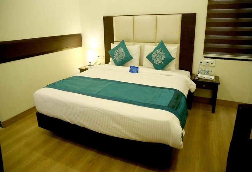 Hotel Oyo Premium Football Chowk 16