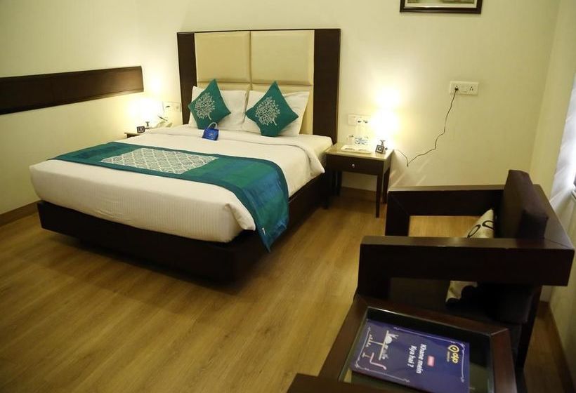 Hotel Oyo Premium Football Chowk 18