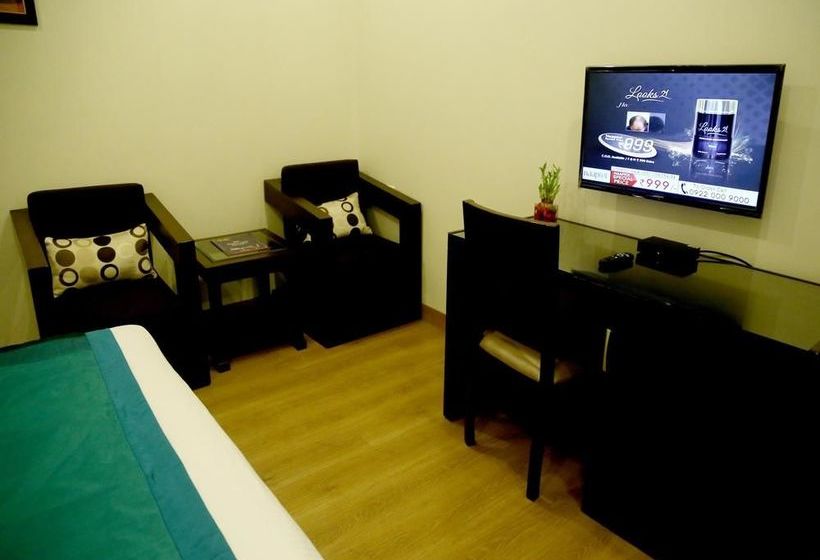 Hotel Oyo Premium Football Chowk 8