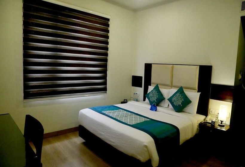 Hotel Oyo Premium Football Chowk 9