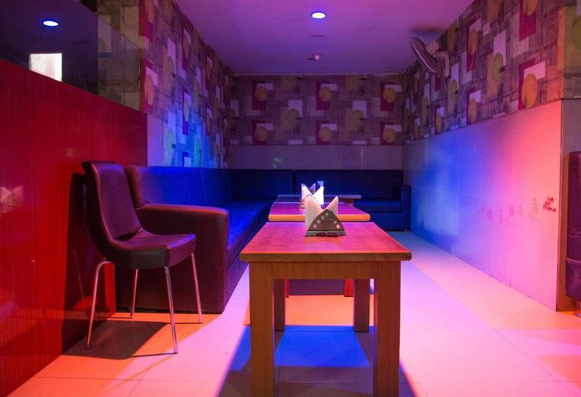 Hotel Oyo Rooms Old Station Road 2 6