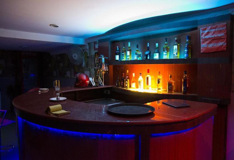 Hotel Oyo Rooms Old Station Road 2 7