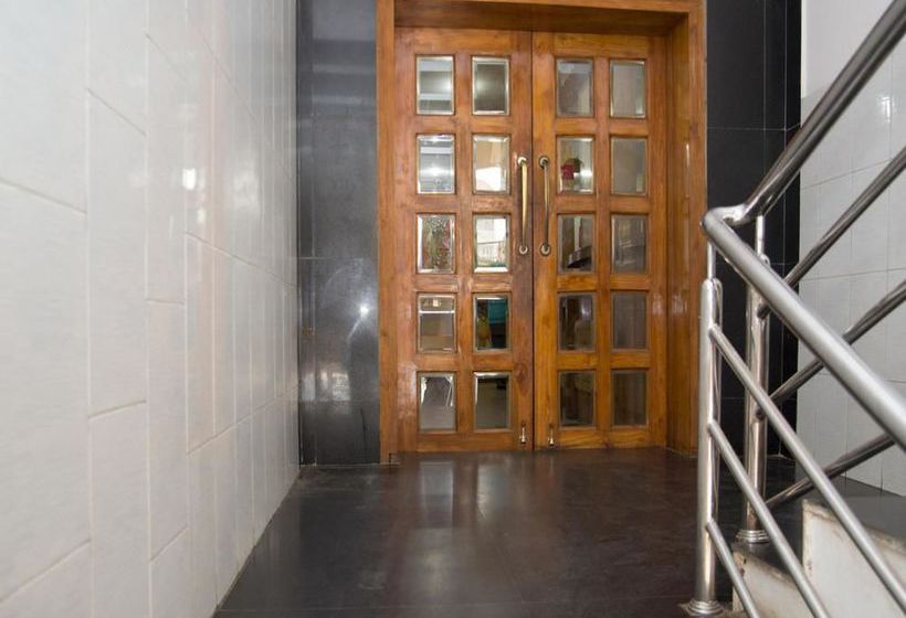 Hotel Oyo Rooms Old Station Road 2 9