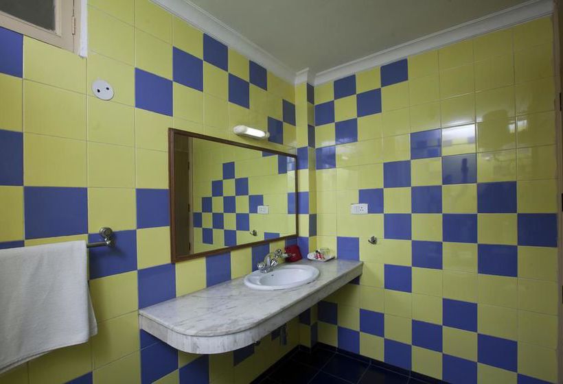 Hotel Oyo Premium Iffco Metro