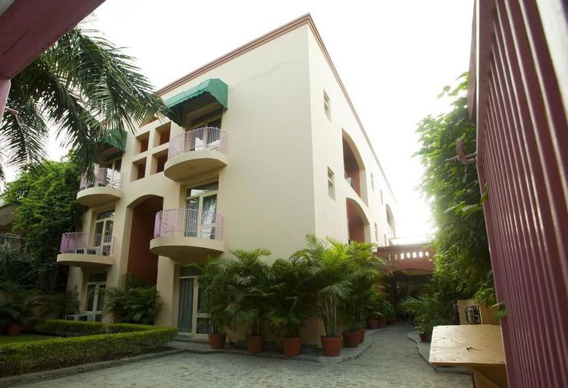 Hotel Oyo Premium Iffco Metro 13