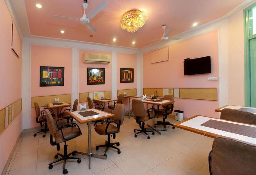 Hotel Oyo Premium Iffco Metro 20