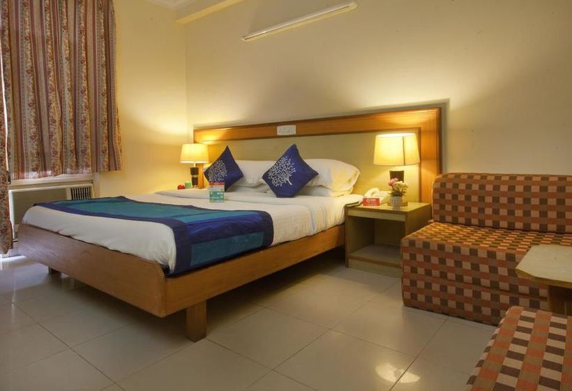 Hotel Oyo Premium Iffco Metro 4