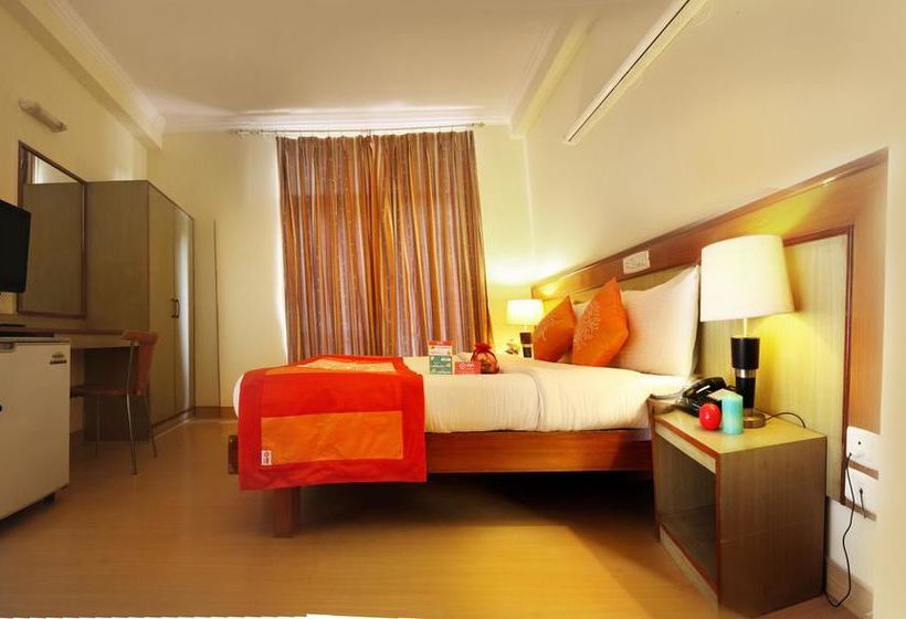 Hotel Oyo Premium Iffco Metro 8