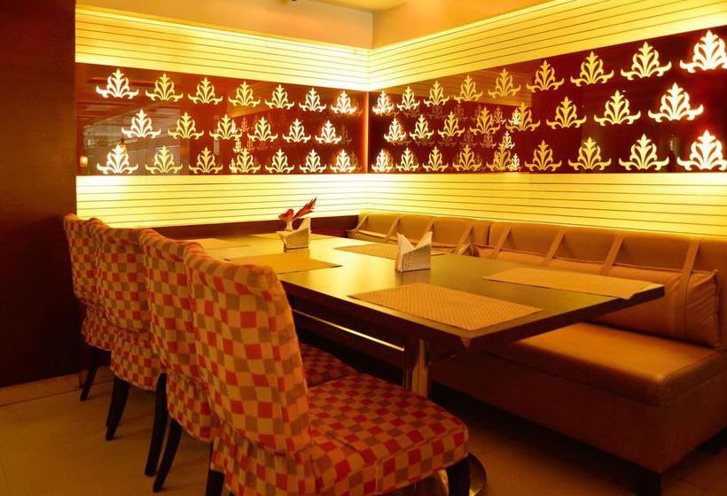 Hotel Oyo Premium Ameerpet 11