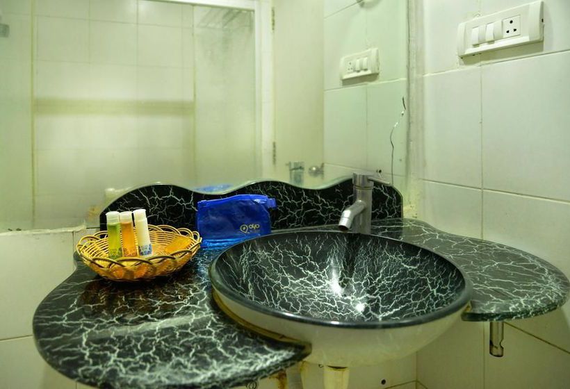 Hotel Oyo Premium Ameerpet 13