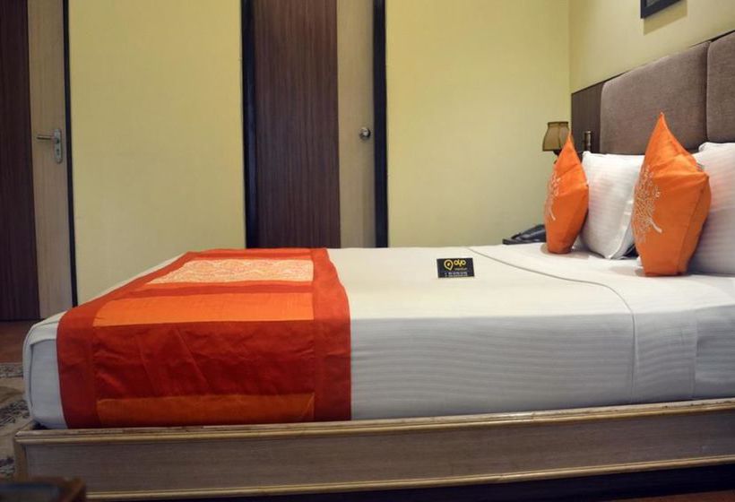 Hotel Oyo Premium Raheja Atlantis