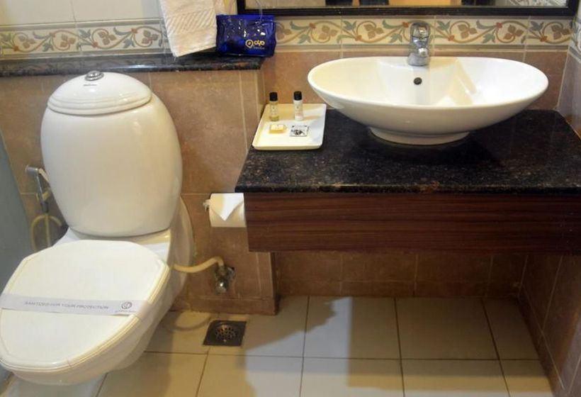 Hotel Oyo Premium Raheja Atlantis 11