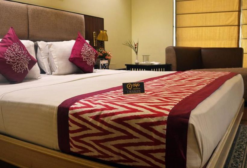 Hotel Oyo Premium Raheja Atlantis 12