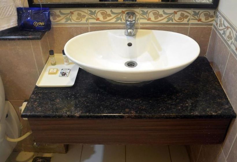 Hotel Oyo Premium Raheja Atlantis 3