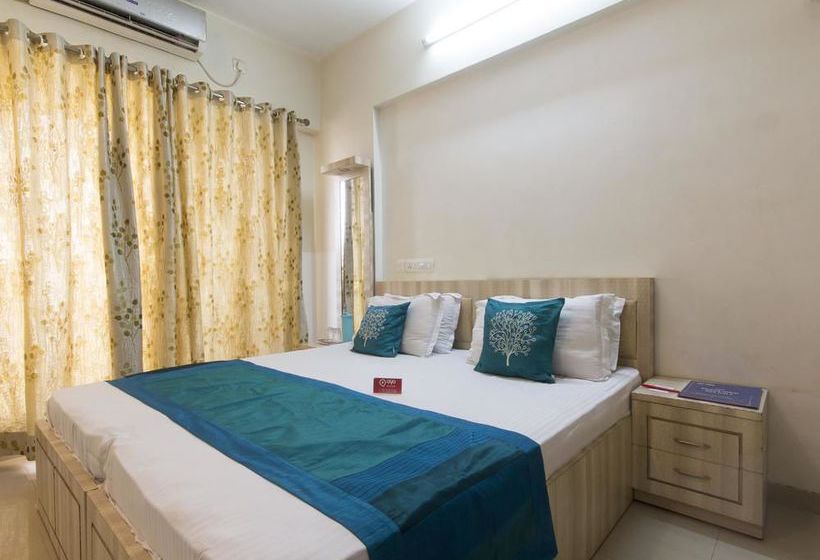 Hotel Oyo Apartments Ghansoli Station 3