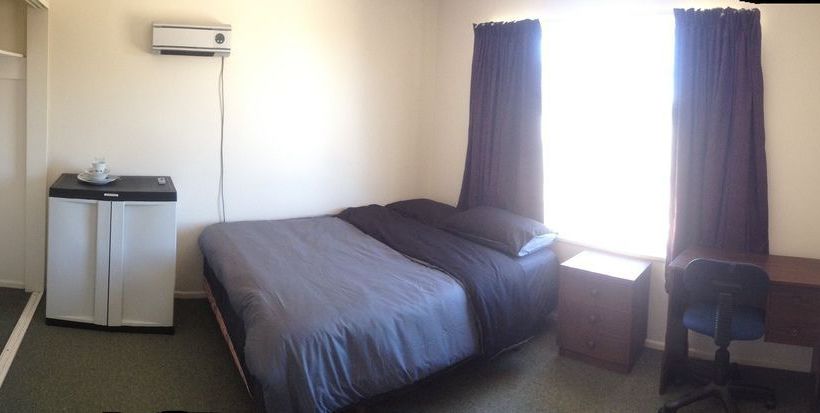 Kiwi Group Accommodation  Barlow  Hostel