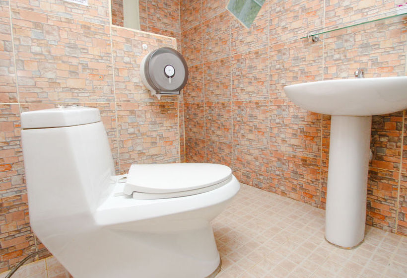 Hotel Naiyang Discovery Beach Resort Phuket