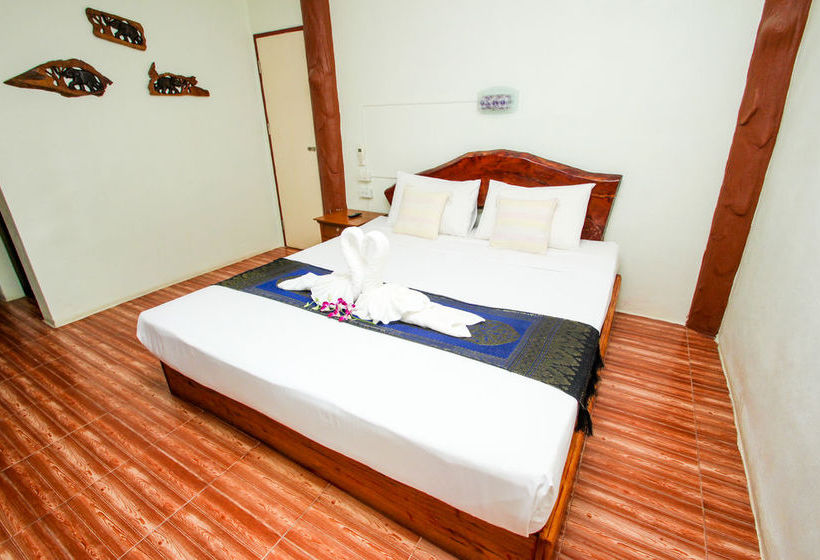 Hotel Naiyang Discovery Beach Resort 10