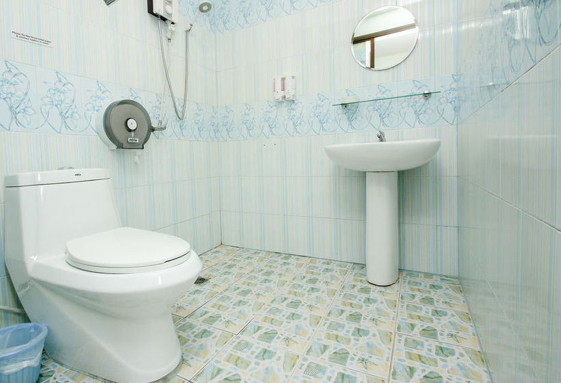 Hotel Naiyang Discovery Beach Resort 11