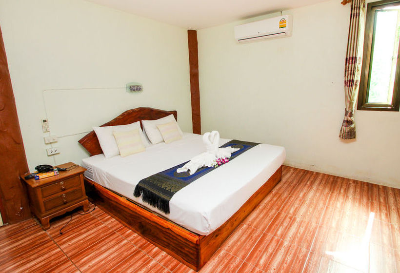 Hotel Naiyang Discovery Beach Resort 12