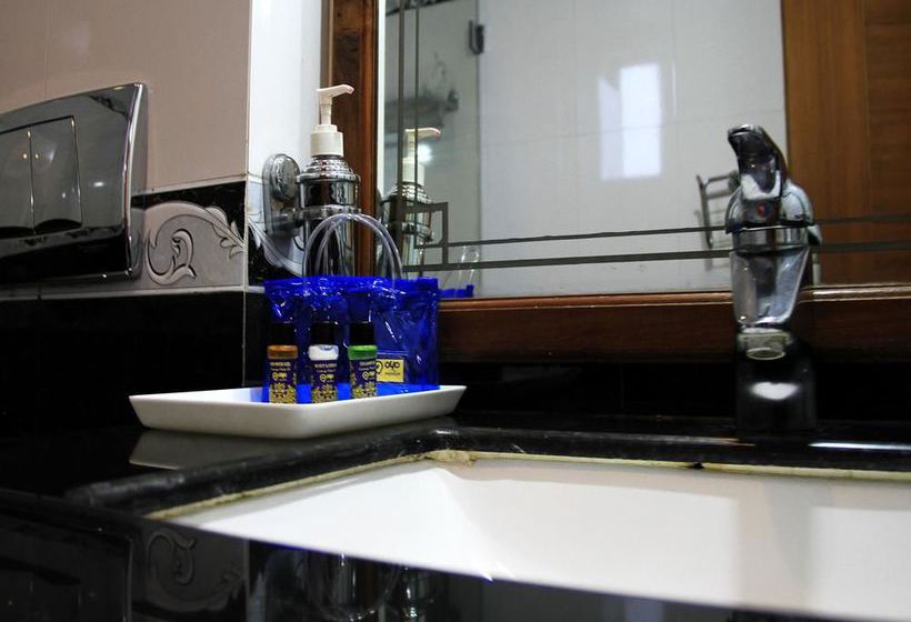 Hotel Oyo Premium Sector 14 Delhi Road Gurgaon 1