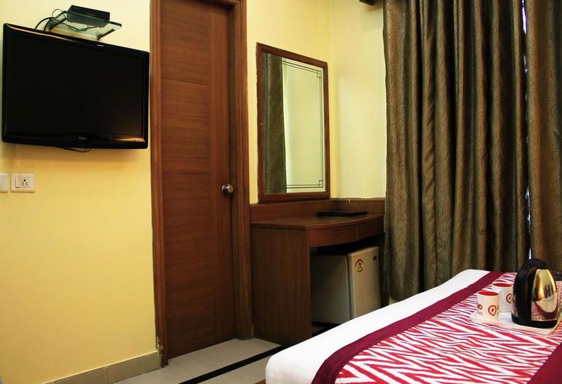 Hotel Oyo Premium Sector 14 Delhi Road Gurgaon 16