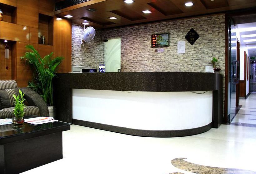 Hotel Oyo Premium Sector 14 Delhi Road Gurgaon 18